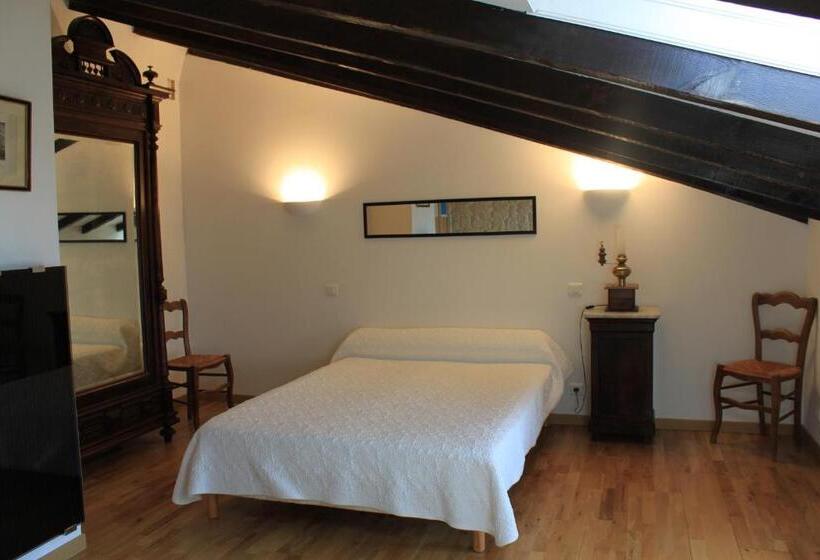 Пентхаус, A Spelunca