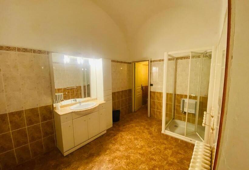 Апартаменты 1 Спальня, A Spelunca