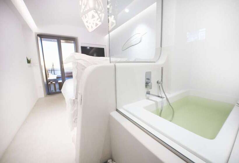 套房配有游泳池, Olvos Luxury Suites Mykonos