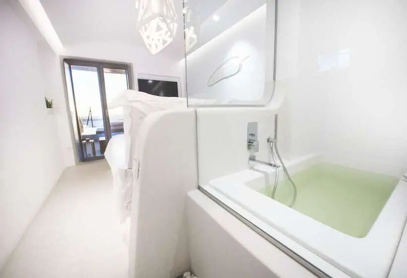 سوییت با استخر, Olvos Luxury Suites Mykonos