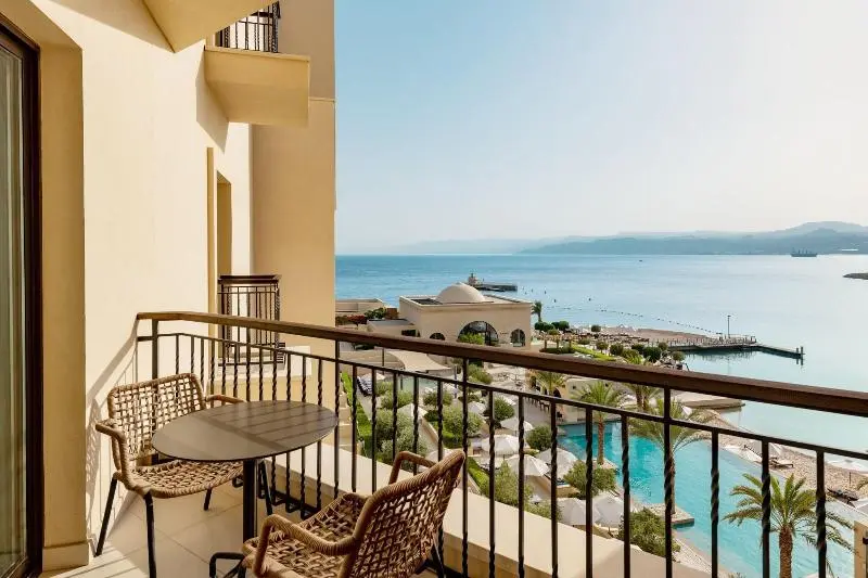 プールの見えるスーペリアルーム, Al Manara, A Luxury Collection Hotel, Aqaba