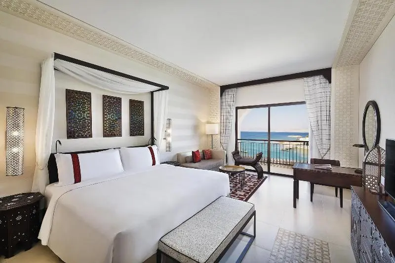 プールの見えるスーペリアルーム, Al Manara, A Luxury Collection Hotel, Aqaba