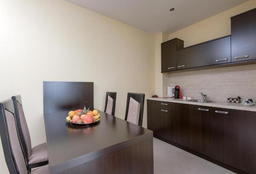 جناح جونيور, Bellevue Ski & Relax Half Board