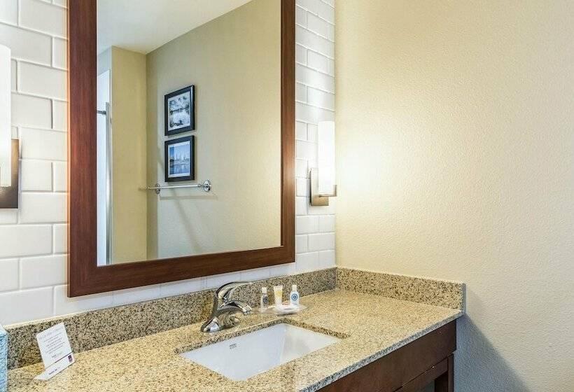סוויטה, Comfort Suites