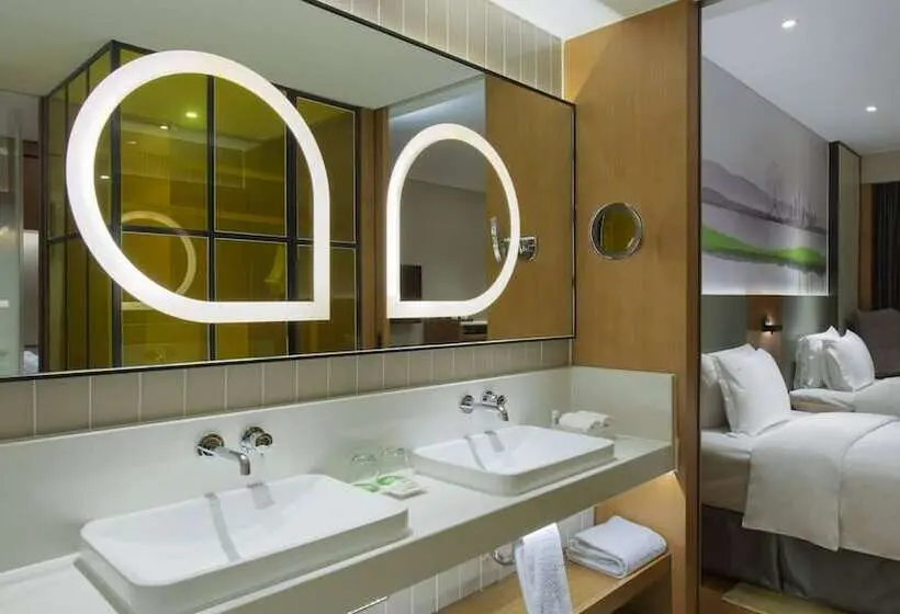 Premium Room City View, Holiday Inn & Suites Tianjin Downtown, An Ihg