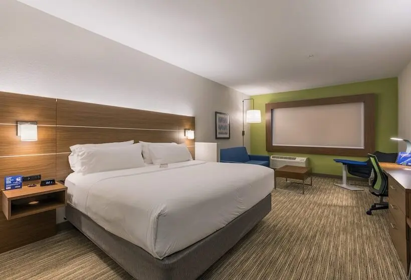 身障者適用スイートルーム, Holiday Inn Express & Suites   San Marcos South, An Ihg