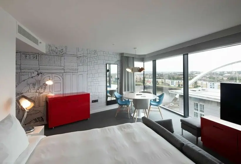 スタンダードルーム, Radisson Red Hotel, Glasgow