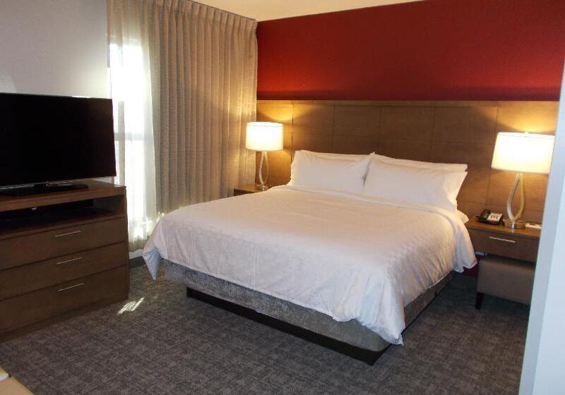 キングサイズベッドのスイートルーム, Staybridge Suites   Florence Center, An Ihg