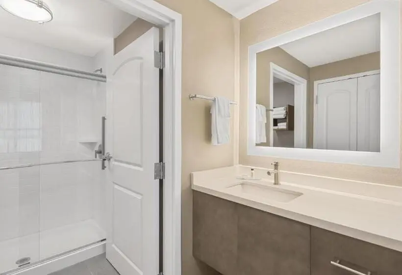 سوئیت با تخت بزرگ, Staybridge Suites Florence Center, An Ihg