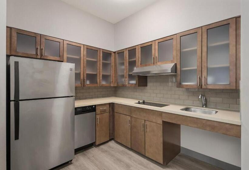 身障者適用スイートルーム, Staybridge Suites   Florence Center, An Ihg