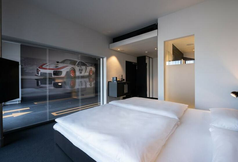 스위트, V8 Hotel Köln At Motorworld