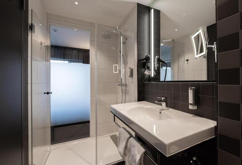 스탠다드 룸, V8 Hotel Köln At Motorworld