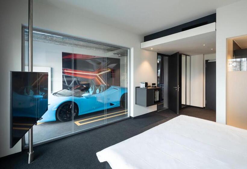Люкс, V8 Hotel Köln At Motorworld