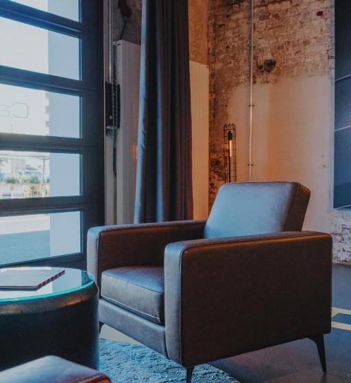 스위트, V8 Hotel Köln At Motorworld