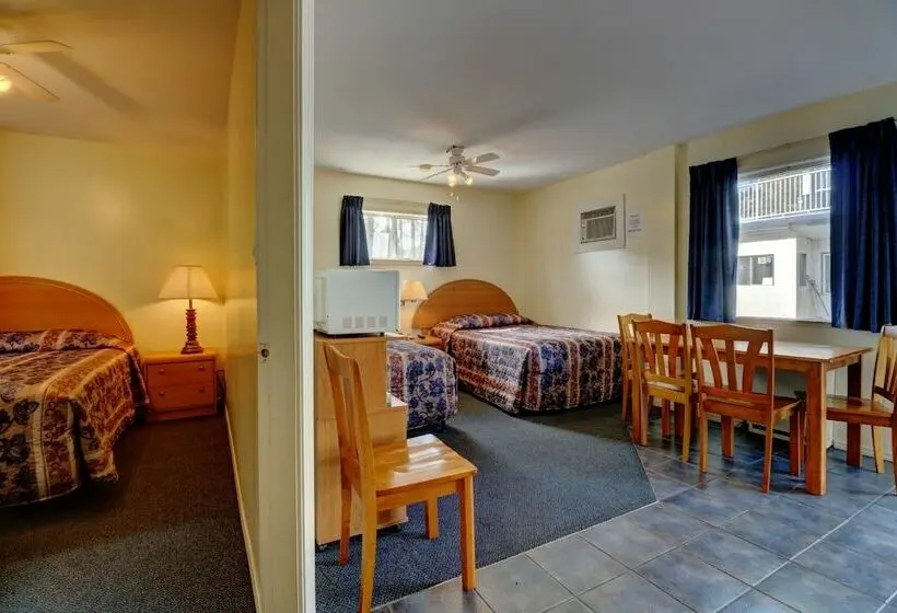 سوییت خانوادگی, Sunny Beach Motel