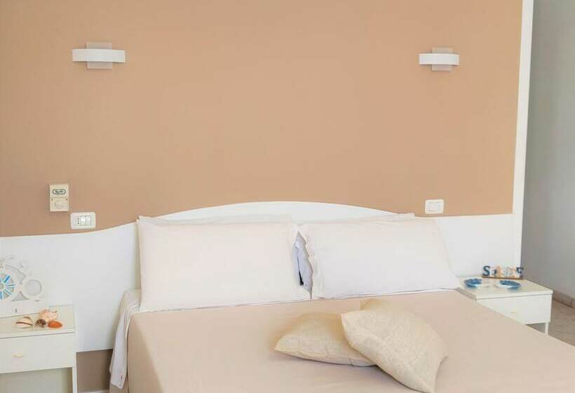 חדר סטנדרט לשלושה עם מרפסת, Baia Del Cigno