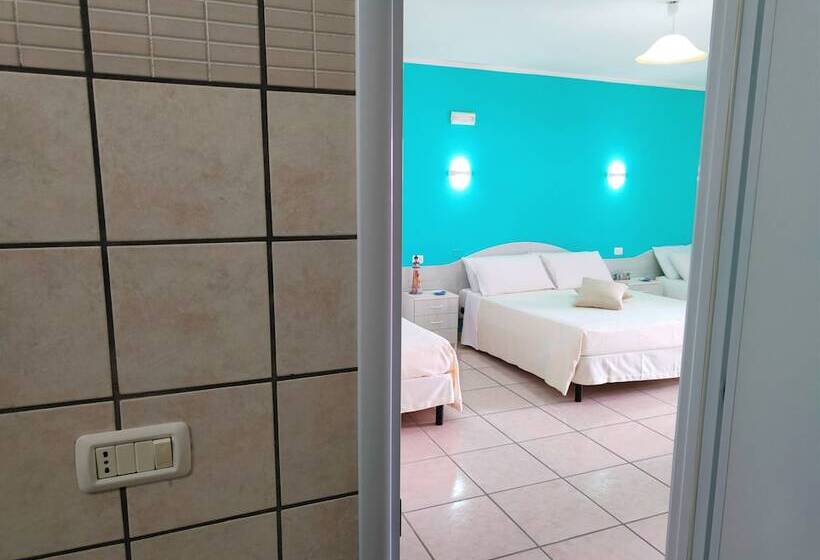 חדר לארבעה סטנדרטי עם מרפסת, Baia Del Cigno