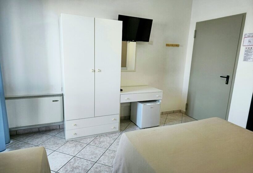 חדר סטנדרט לשלושה עם מרפסת, Baia Del Cigno