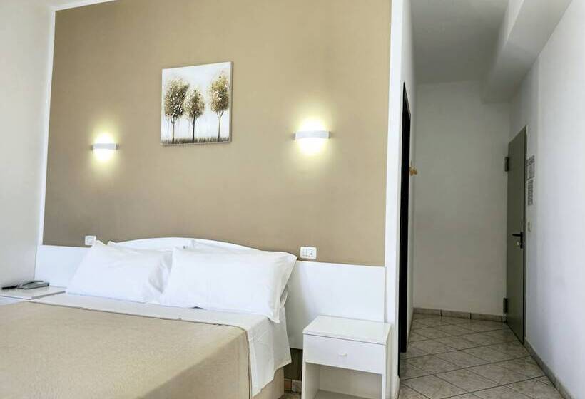 חדר לארבעה סטנדרטי עם מרפסת, Baia Del Cigno