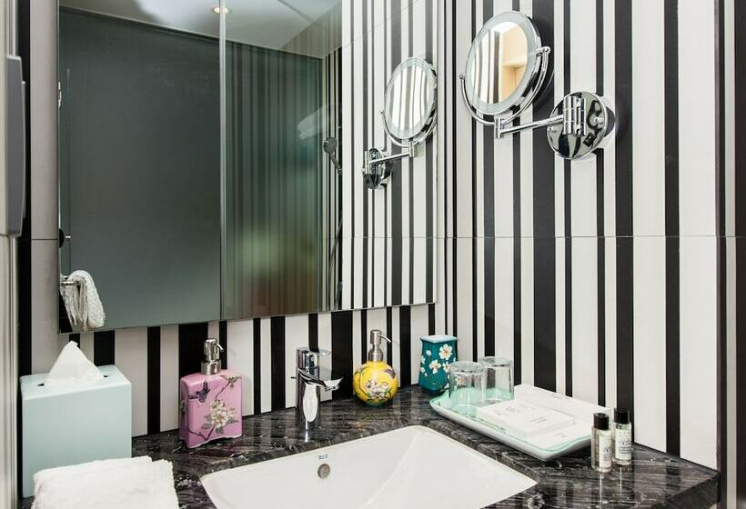 اتاق استاندارد یک نفره, Caravel