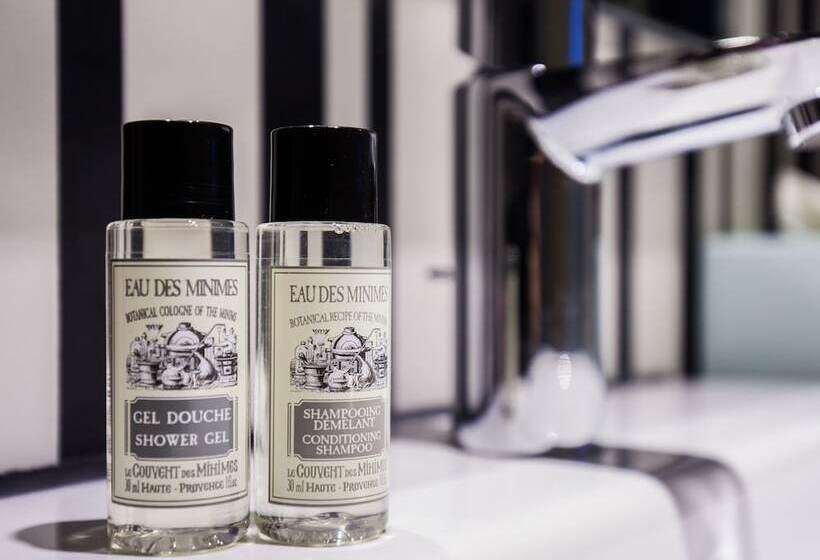 اتاق استاندارد سه نفره, Caravel