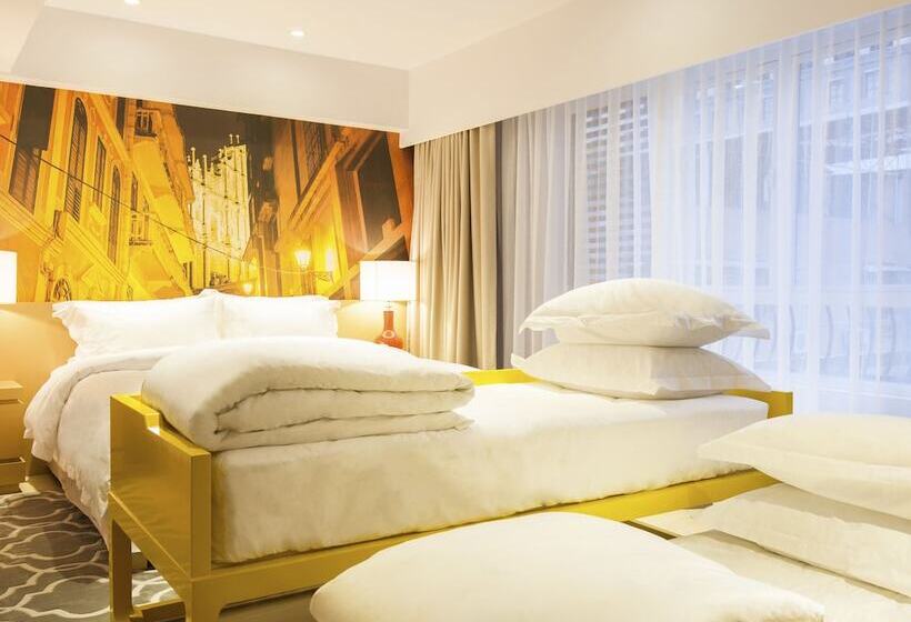 اتاق خانوادگی, Caravel