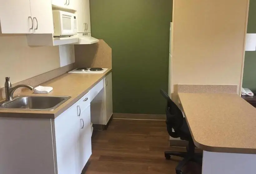 キングサイドベッドのスタンダードワンルーム, Extended Stay America Select Suites   Detroit   Novi   Haggerty Road