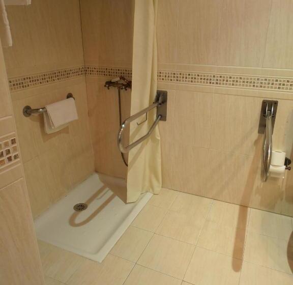 Номер Стандарт Кровать Кинг Адаптированный для Инвалидов, Hostal Virgen De La Encina