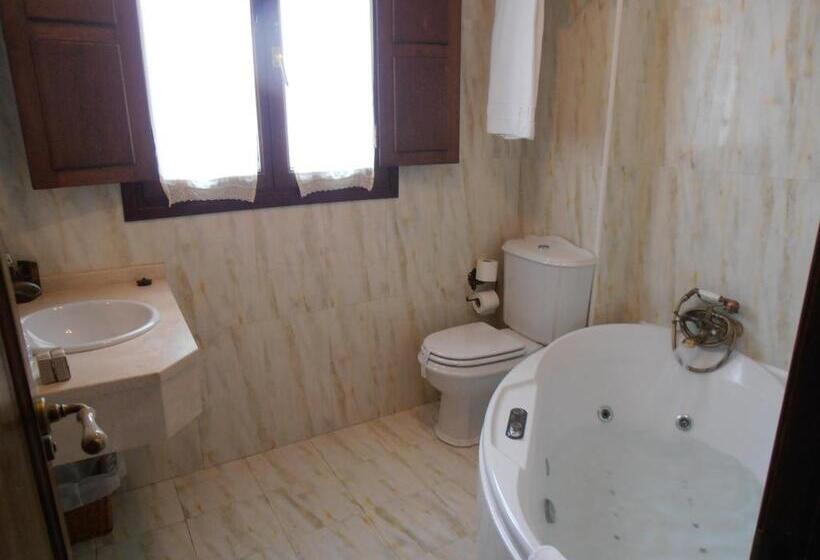 Номер Стандарт с Гидромассажем, Hostal Virgen De La Encina