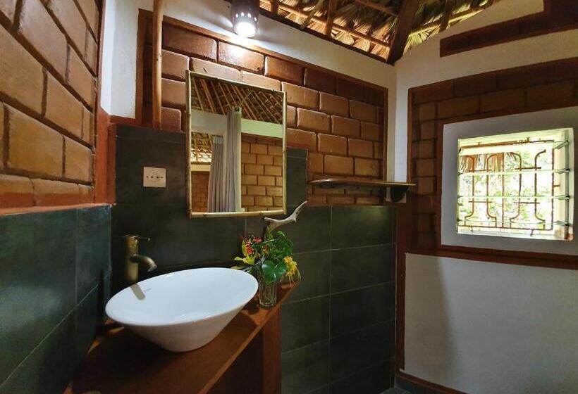 بنگله خانوادگی, Lakana Ramena