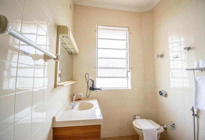 标准间, Monte Real