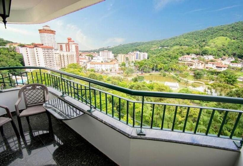 带阳台的三人标准间, Monte Real