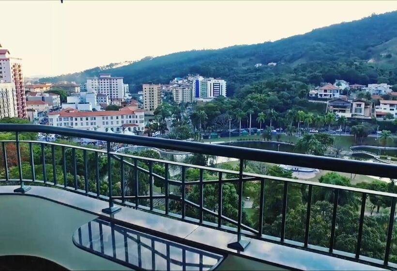 带阳台的三人标准间, Monte Real