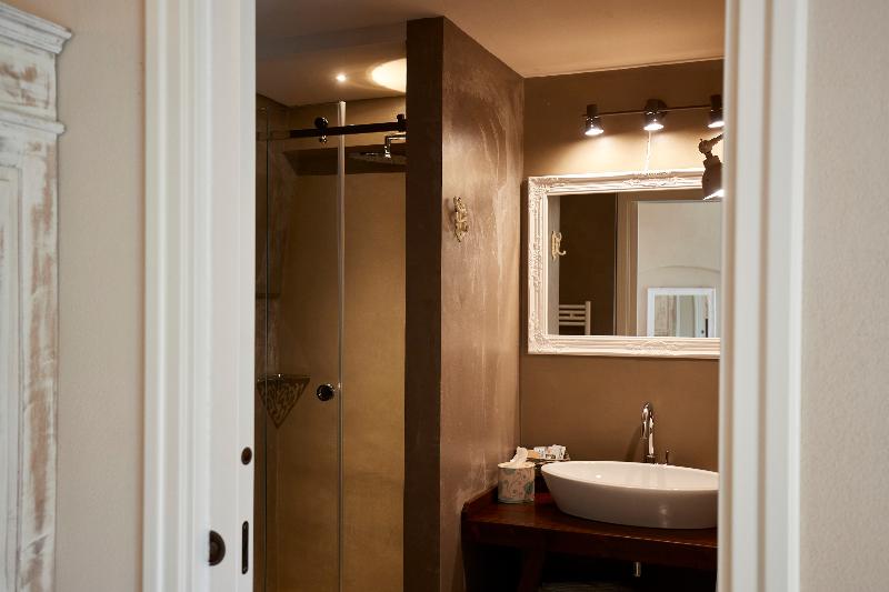 جناح جونيور, Borgo San Gaetano