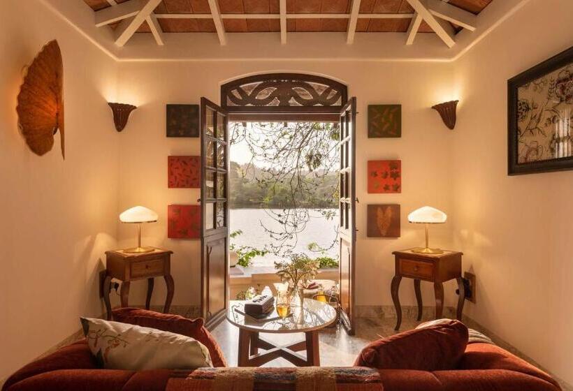 סוויטת ג'וניור נוף לים, Amrapali House Of Grace