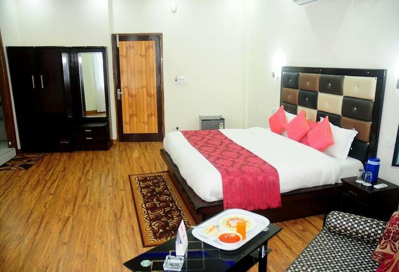 חדר דלוקס, Treebo Anjukul