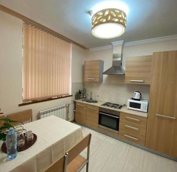 اتاق لوکس خانوادگی, Atb Grand