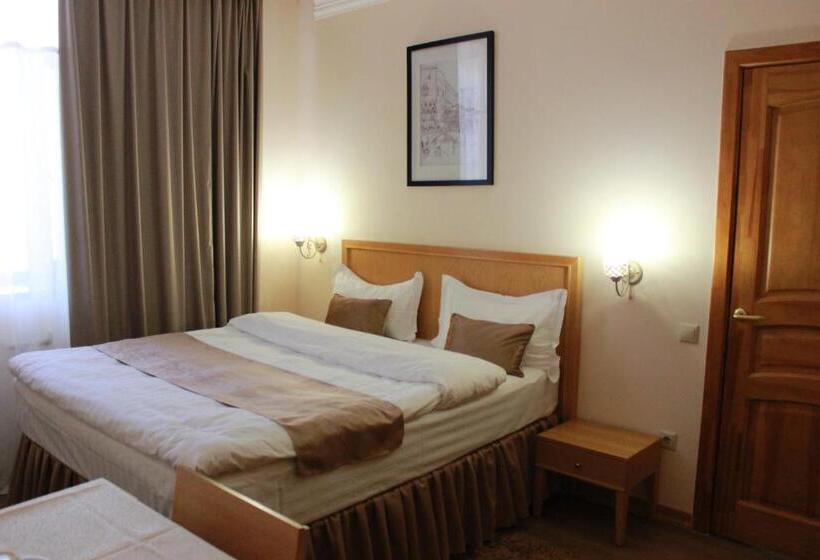 اتاق لوکس خانوادگی, Atb Grand