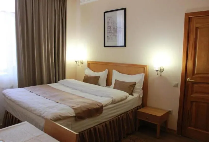 اتاق لوکس خانوادگی, Atb Grand