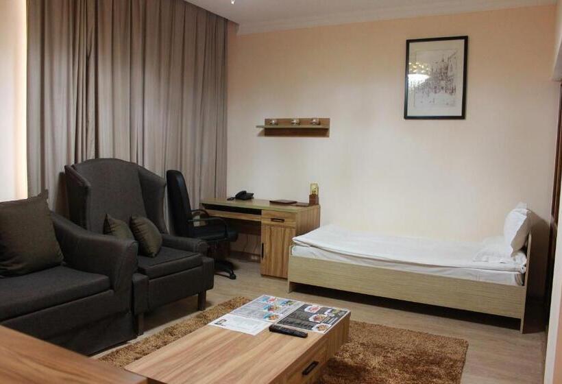 اتاق لوکس خانوادگی, Atb Grand