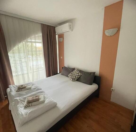 اتاق لوکس, The Bulevard