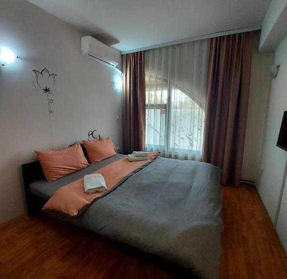 اتاق لوکس, The Bulevard