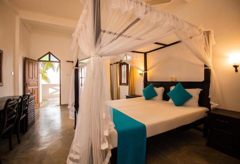 Quarto Deluxe Vista Mar com Sacada, International Beach Hotel & Restaurant