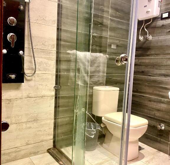 اتاق لوکس, New Museum, Pyramids Inn