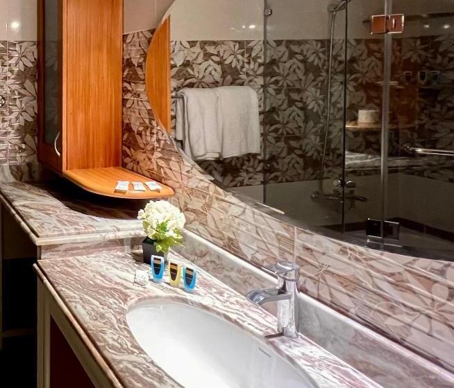 سوییت جونیور لوکس, New Museum, Pyramids Inn