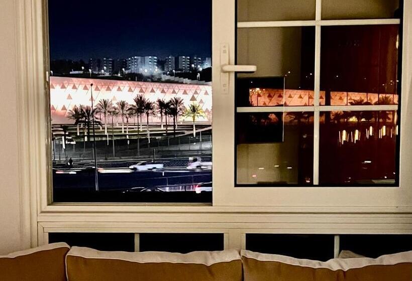 سوییت جونیور لوکس, New Museum, Pyramids Inn