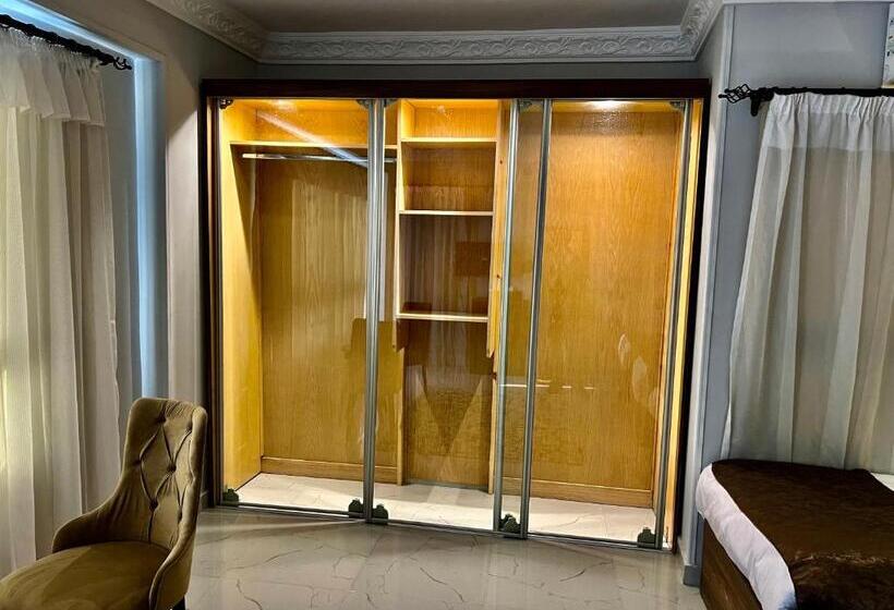 اتاق استاندارد سه تخته با چشمانداز, New Museum, Pyramids Inn