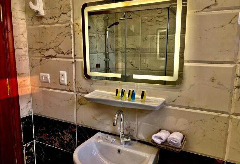 اتاق استاندارد سه تخته با چشمانداز, New Museum, Pyramids Inn