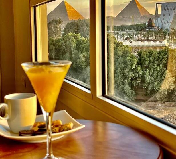 اتاق استاندارد سه تخته با چشمانداز, New Museum, Pyramids Inn