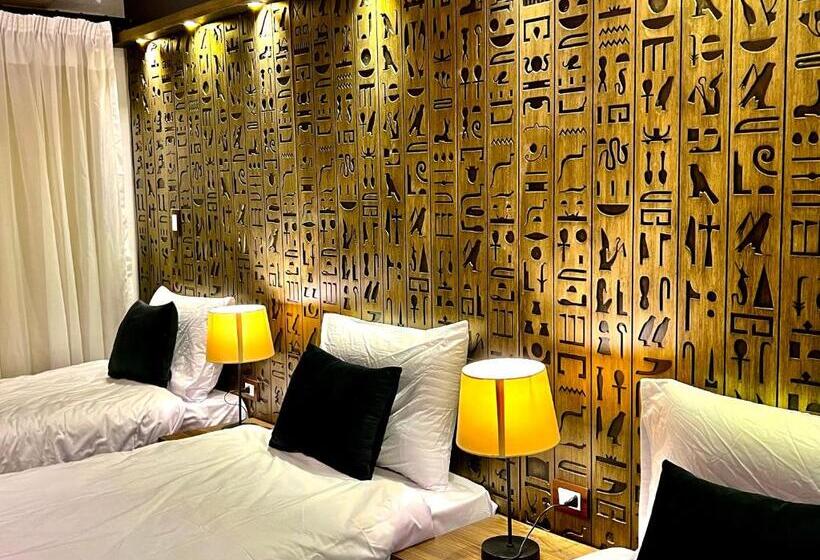 اتاق استاندارد سه تخته با چشمانداز, New Museum, Pyramids Inn